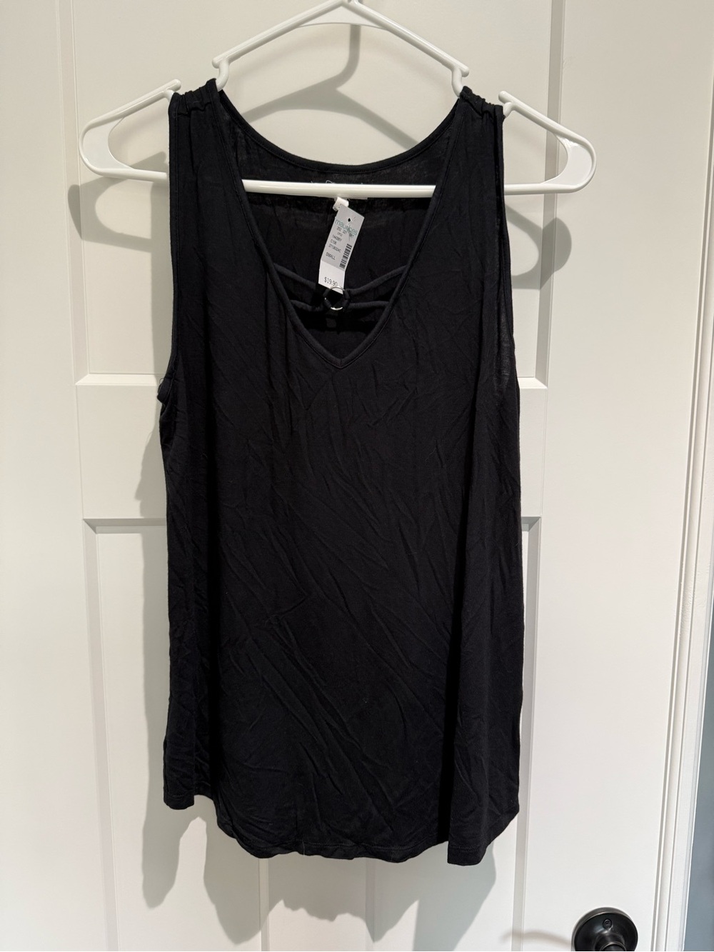 NEW Maurices black cross cross / o-ring tank size small